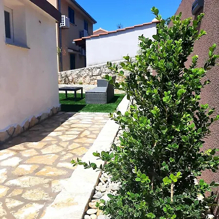 House Dea With Outdoor Jacuzzi Trogir