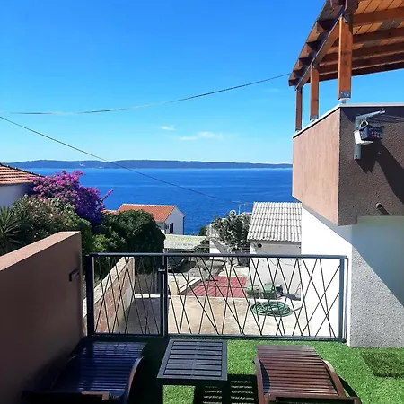 Holiday home House Dea With Outdoor Jacuzzi