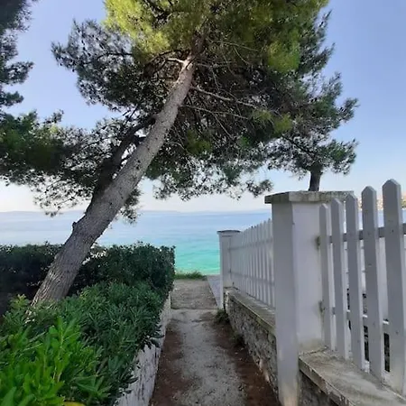 House Dea With Outdoor Jacuzzi