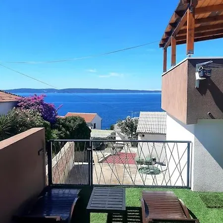 Vikendica House Dea With Outdoor Jacuzzi Trogir