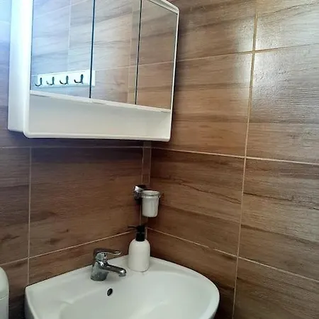 House Dea With Outdoor Jacuzzi Vikendica