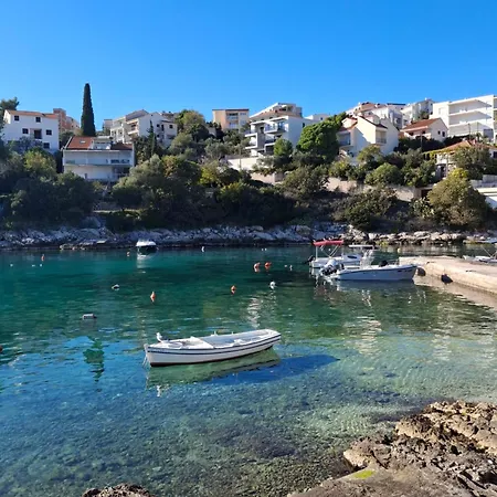 House Dea With Outdoor Jacuzzi Vikendica *