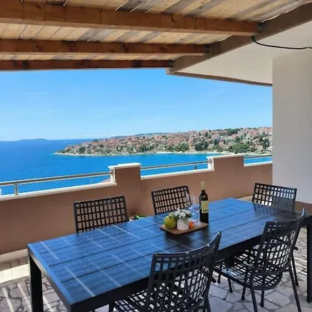 House Dea With Outdoor Jacuzzi Ferienhaus Trogir
